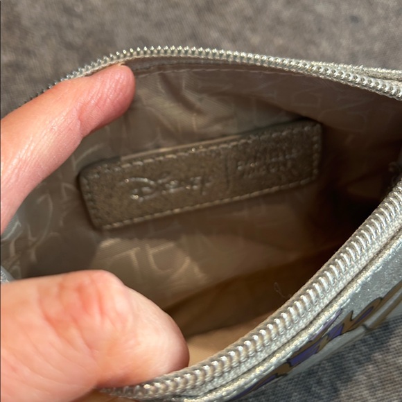 Disney Beauty and the Beast Mrs Potts & Chip Danielle Nicole Glitter Clutch - Picture 5 of 5